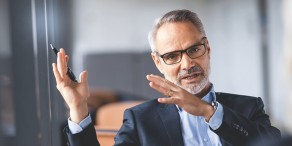 „Wir kennen Ärzte, die einen guten Einblick in die Entwicklung haben und uns informieren, wenn ihnen Interessantes auffällt.“ - Kai Brüning, Apo Asset Management