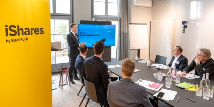 Tom Husmann erklärt im Workshop, warum Investoren europäische Aktien zunehmend granularer steuern.