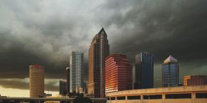 Dunkle Wolken über der Immobilienbranche.