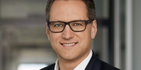 Dr. Sebastian Grabmaier sitzt dem Vorstand der JDC Group AG.