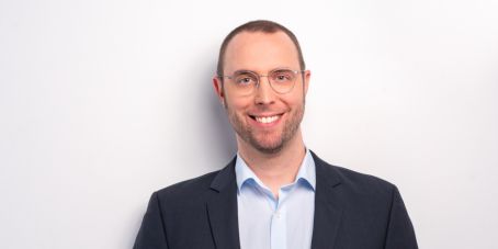  Dr. Jan-Frederik Mai