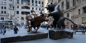 Wer behält die Oberhand – Bulle oder Bär?