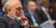 Nachdenklicher Blick in die Zukunft: Hans-Werner Sinn (Bild: (c) dpa)