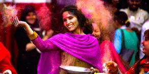 Auch Indiens Aktienmarkt bietet eine bunte Auswahl an Aktien ( Bild von Murtaza Ali auf Pixabay).