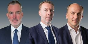 Niall Gallagher (li), Chris Legg (mi), Chris Sellers (re)