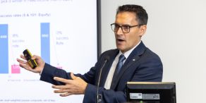 Giorgio Carlino erklärt die Vorteile von aktiven Fonds (Bild: © Karl Hussey). 