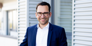 Sebastian Henrichs ist CEO von ebase.
