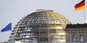 DPAM: Demokratische Werte rücken bei Beurteilung der Nachhaltigkeit von Ländern in den Mittelpunkt