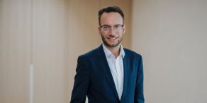 Sebastian Hofbeck, Analyst und Portfoliomanager bei der DJE Kapital AG