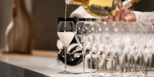 Die Zahl der Superreichen rund um den Globus hat binnen Jahresfrist um 8,8 Prozent zugelegt - ihr Vermögen stieg auf einen Rekordwert. (Symbolbild)