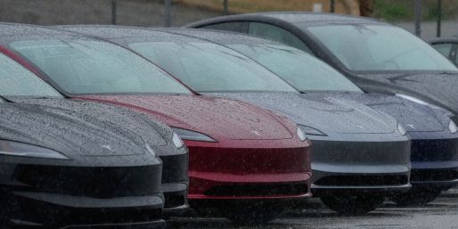 Um den Namen von Teslas Assistenzsystem «Autopilot» gibt es schon lange Streit. (Archivbild)