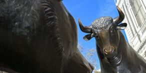 Börse in Frankfurt: Der Dax hat das beste Börsenjahr seit 2019 hingelegt (Archivbild)