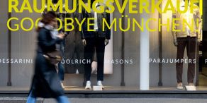 Ob Räumungsverkauf oder Rabattaktionen: Viele Händler umwerben die Kunden mit reduzierten Preisen.