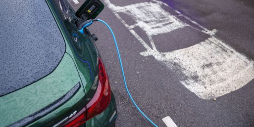 Umfrage: Einige Deutsche haben von neuer E-Auto-Prämie bisher nicht gehört. (Symbolbild)