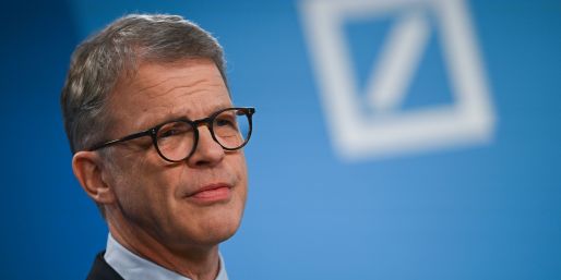 Deutsche-Bank-Chef Sewing sieht das Übernahmeringen um die Commerzbank gelassen (Archivbild)