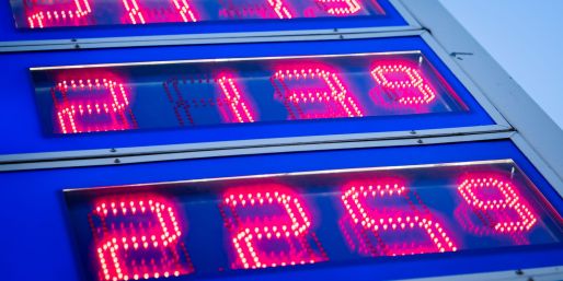 An den Tankstellen bekommen die Menschen in Deutschland die Auswirkungen des Krieges im Iran zu spüren. (Symbolbild)