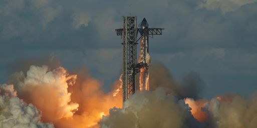 Die hohen Kosten für die Entwicklung der Riesen-Rakete Starship tragen zu den Verlusten von SpaceX bei. (Archivbild)