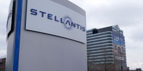 Der Autokonzern Stellantis organisiert sein Europa-Geschäft neu.