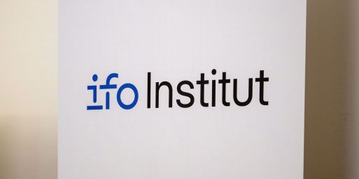 Wirtschaftsexperten des Dresdner ifo-Instituts sehen den Aufschwung Ost wegen zu geringer Investitionen und einem Mangel an Fachkräften gefährdet. (Archivbild)