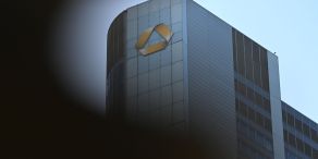 Wird die Commerzbank von der Unicredit geschluckt? (Archivbild)