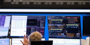 Der Dax ist auf einen neuen Rekord gestiegen - auch dank der Euphorie um Künstliche Intelligenz (KI).