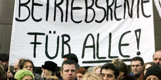 In den unteren Gehaltsgruppen mit einem Bruttolohn bis zu 2.500 Euro hat laut der Alterssicherungskommission nur rund ein Drittel der Beschäftigten Anspruch auf eine betriebliche Altersvorsorge. (Archivbild)