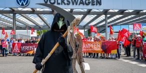 Bei VW wird um Sparpläne gerungen.