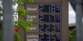 Tanken wird derzeit von Tag zu Tag teurer. (Archivbild)