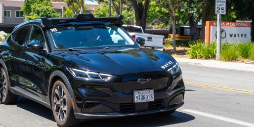 Solche zu selbstfahrenden Autos umgebauten Mustang-Elektroautos von Ford sollen Fahrgäste in London befördern.
