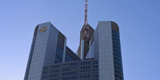 Die Commerzbank legt Zahlen für das zweite Quartal vor. (Archivbild)