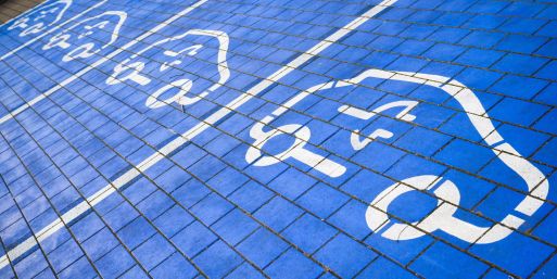 Mehr als jeder vierte Fahrer eines Autos mit Verbrennermotor in Deutschland will aufs E-Auto umsteigen. (Symbolbild)