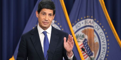 Die Federal Reserve hat erstmals seit Juli 2023 wieder den Leitzins angehoben.