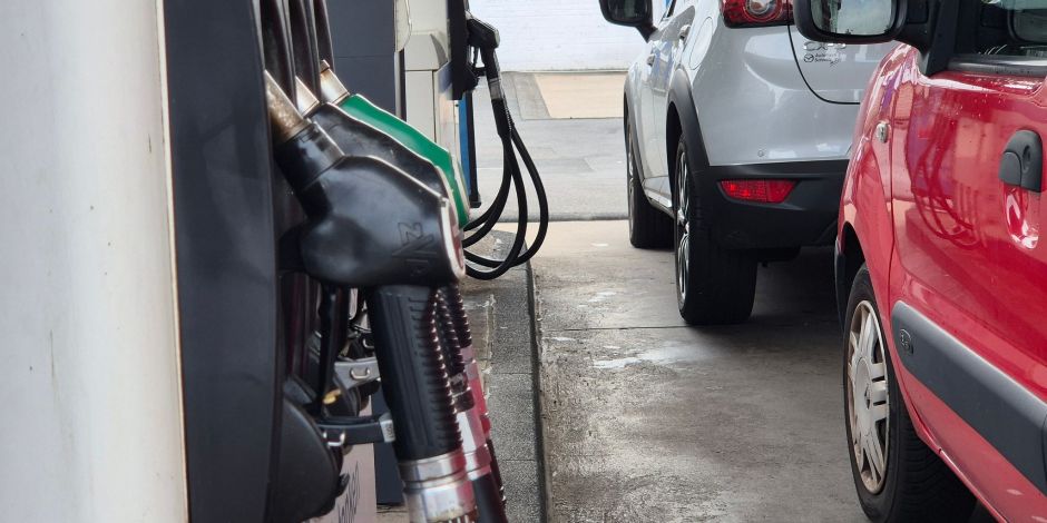 Tanken ist teuer wie nie. (Symbolbild)