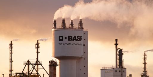 In der Chemiebranche mit dem Branchenführer BASF verbessert sich das Geschäftsklima (Archivbild)
