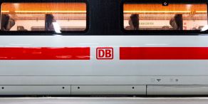 Für hundert Euro im ICE zu fünft durch Deutschland und zurück - damit will die Bahn bei Familien punkten. (Archivbild)